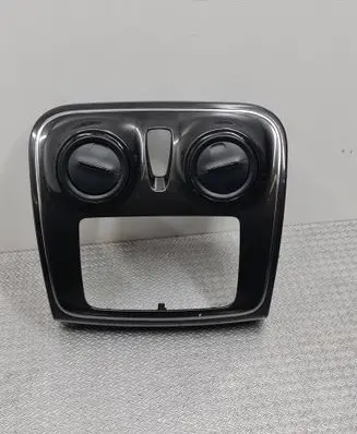 Dacia Sandero Dash center air vent grill 682607123R 682602432R 682607310R