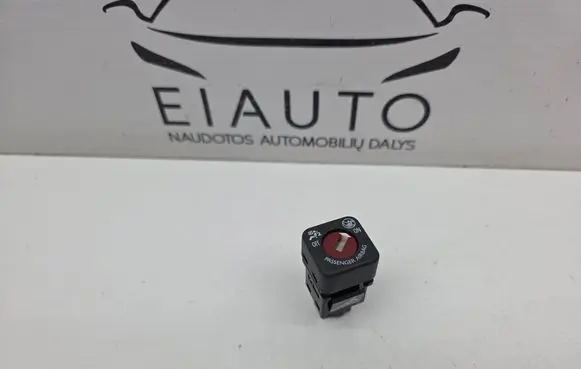 Passenger airbag on/off switch