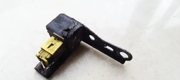 Toyota Yaris Airbag deployment crash/impact sensor 8917452010 89174-52010