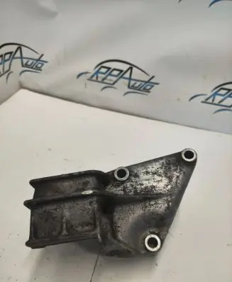 Volkswagen Transporter - Caravelle T4 Power steering pump mounting bracket 074145167