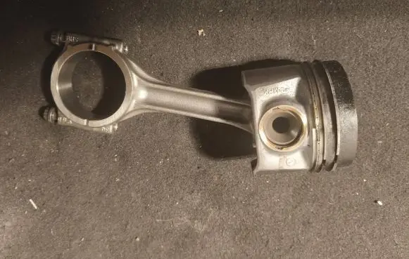 Seat Leon (5F) Piston 04LA