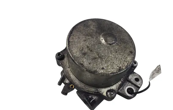 Opel Corsa D Vacuum pump 55221036