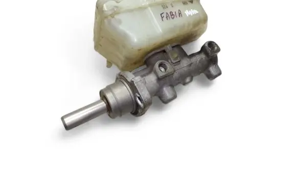 Skoda Fabia Mk2 (5J) Master brake cylinder X5617