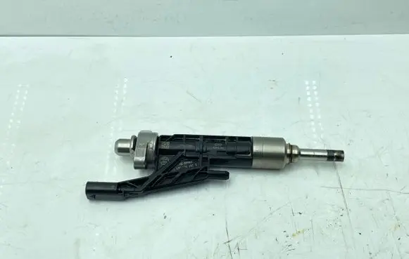 BMW 4 F36 Gran coupe Fuel injector 8625396