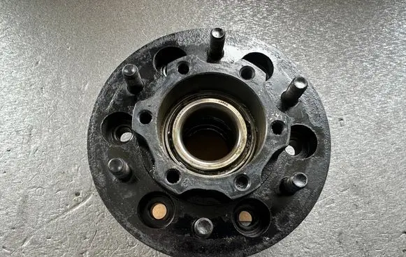 Nissan Patrol 260 Front wheel bearing hub 40202G9501 40202C7026