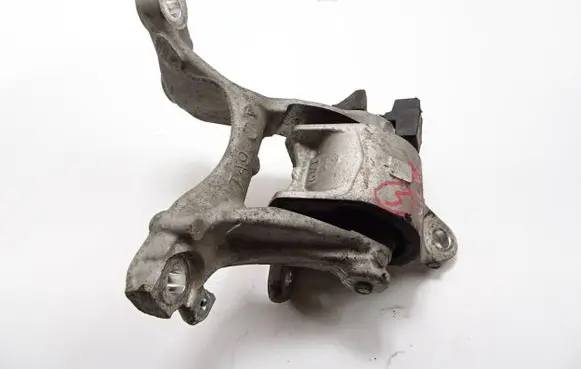 Honda Civic IX Engine mounting bracket