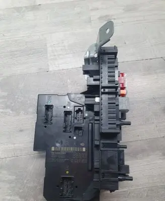 Mercedes-Benz C W204 Fuse box set 2049005003 5DK01102241 2049012602