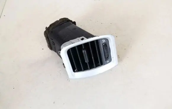 Skoda Fabia Mk2 (5J) Dash center air vent grill 5j0819701