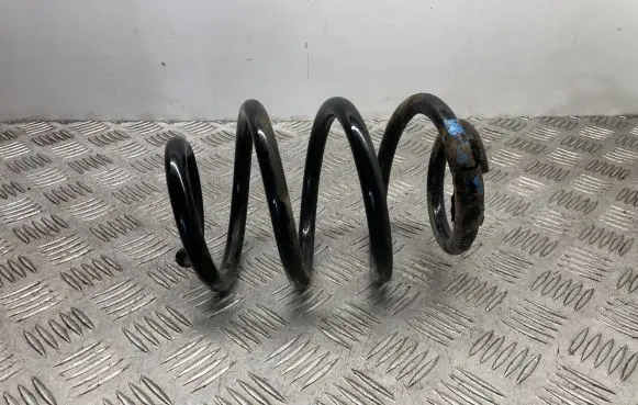 Mercedes-Benz A W176 Rear coil spring