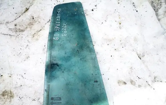 Opel Zafira A Rear vent window glass 