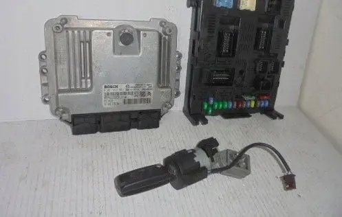 Citroen C4 I Picasso Engine control unit/module 9653958980