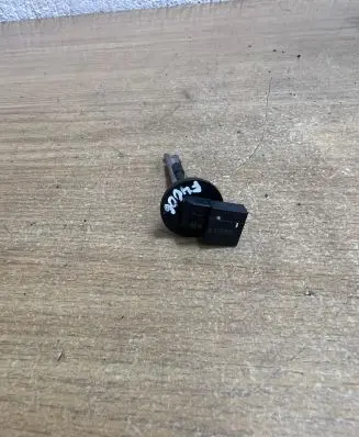 BMW 5 F10 F11 Oil temperature sensor 6915391 F4006