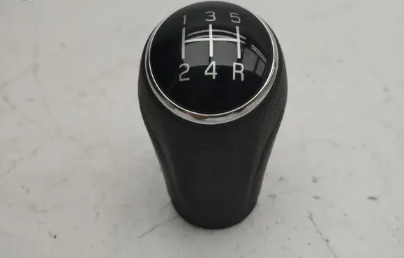 Suzuki Vitara (LY) Gear lever shifter trim leather/knob