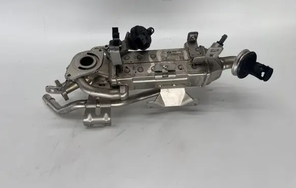 Jaguar XE EGR valve cooler M4D39U438AE