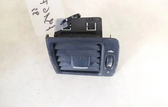 Volvo V50 Dash center air vent grill 506001