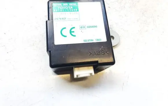 Toyota Corolla Verso E121 Door control unit/module 8974113040