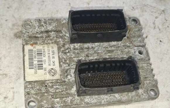 Fiat 500 Engine control unit/module ECU 51903153 9LWHBC3CM 0097068