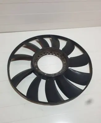 Volkswagen PASSAT B5 Fan impeller 058121301B