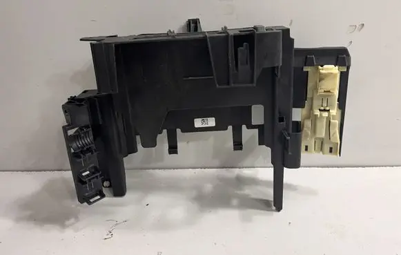 BMW 5 G30 G31 Other engine bay part 8584651