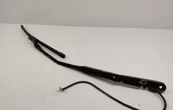 Volvo V60 Front wiper blade arm