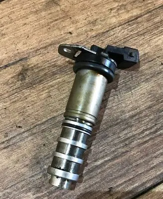 BMW 5 F10 F11 Camshaft vanos timing valve 8605123 13151880
