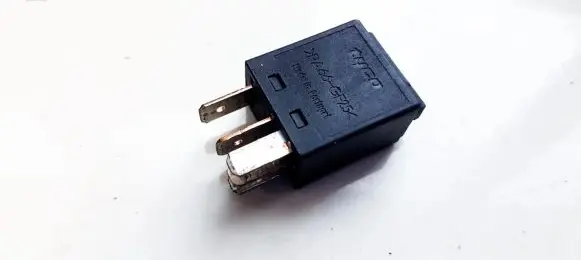 Skoda Octavia Mk2 (1Z) Other relay 8Z0951253