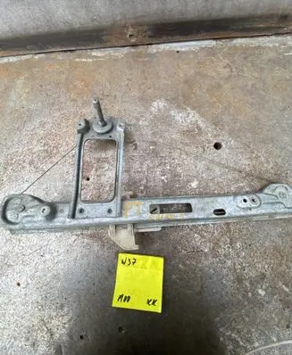Ford Focus Rear door manual window regulator 