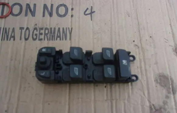 Land Rover Freelander 2 - LR2 Tailgate/trunk/boot open switch 6G9N14A132AC