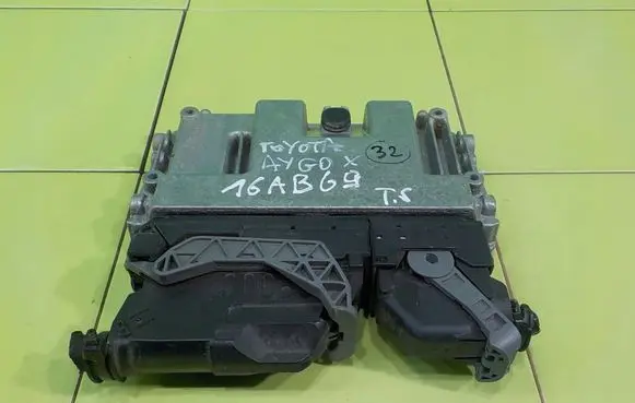 Toyota Aygo X Engine control unit/module 896610H860