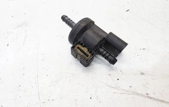Audi A4 S4 B6 8E 8H Fuel tank valve 06E906517AOK