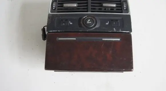 Audi A8 S8 D3 4E Rear air vent grill 4E0819203A