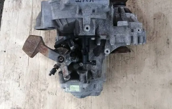 Volkswagen PASSAT B6 Manual 6 speed gearbox KVT