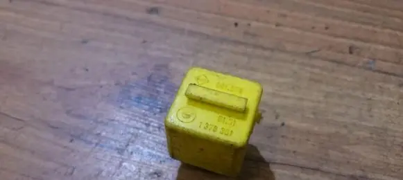 BMW 5 E34 Other relay 1378301 601.576