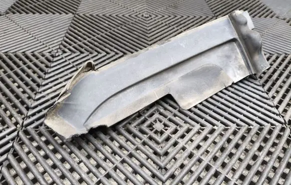 Audi Q7 4M Fender end trim 4M0821169B