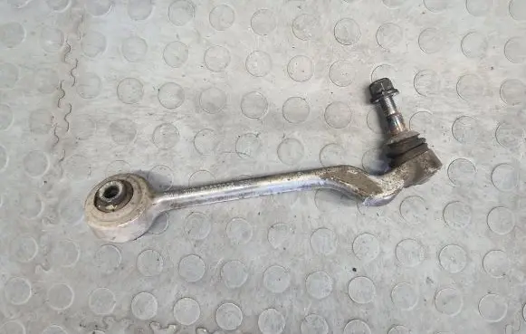 BMW 1 E81 E87 Front lower control arm/wishbone 6763700