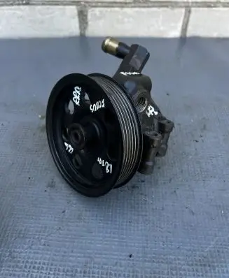 Ford Focus Power steering pump XS4E3A733AC