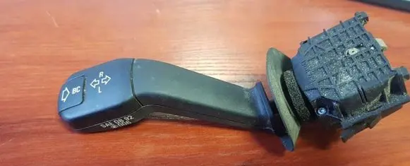 BMW 7 E38 Indicator stalk 8352172
