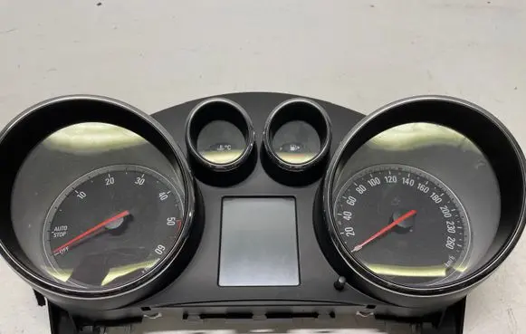 Opel Zafira C Speedometer (instrument cluster) 13442454 600775881