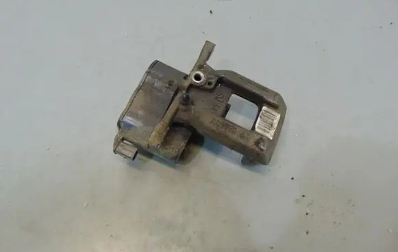 Peugeot 3008 II Front brake caliper