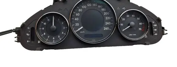 Mercedes-Benz CLS C219 Speedometer (instrument cluster) A2195404411