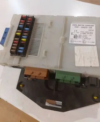 Ford Mondeo MK IV Fuse module 7G9T14A073DD 281306X1 LT0F01125TP