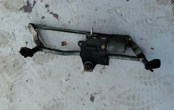 Volkswagen Touran II Front wiper linkage and motor 1T1955119