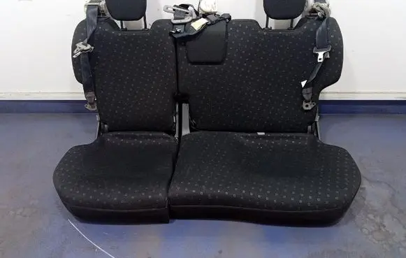 Toyota Yaris Second row seats 