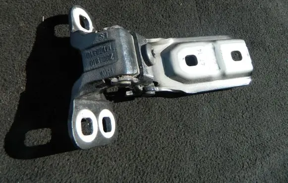 BMW 2 F45 Tailgate/trunk/boot hinge 7300810