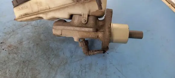 Volvo V50 Master brake cylinder