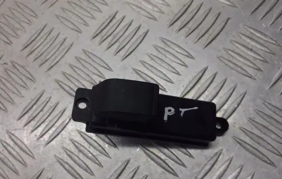 Mazda 2 Electric window control switch D65166350