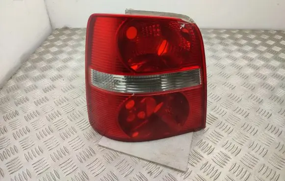 Volkswagen Touran I Rear/tail lights 1T0945095C 1T0945111B
