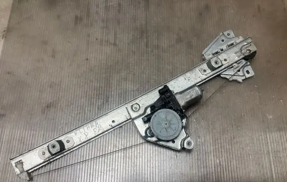 Suzuki Grand Vitara II Front door window regulator with motor 8346065J00 2621003530