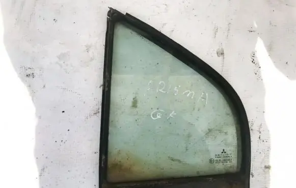 Rear vent window glass