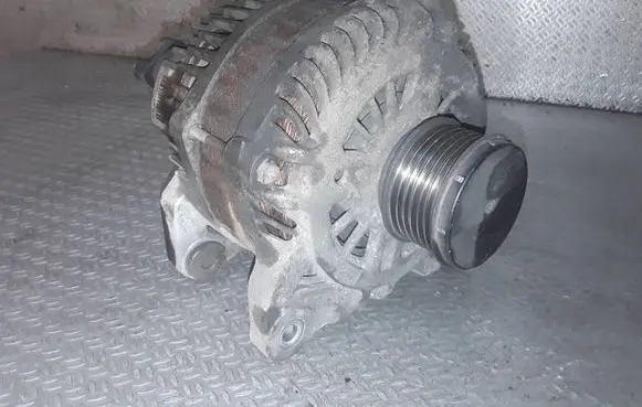 Renault Scenic III - Grand scenic III Generator/alternator 8200960533 A004TJ0582ZE